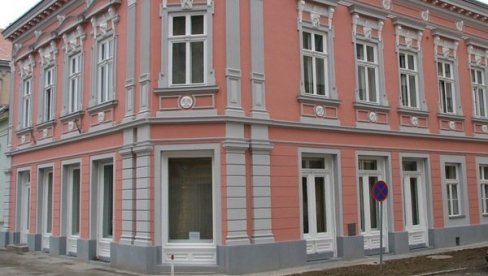 БИБЛИОТЕКА ИЗАШЛА У СУСРЕТ ЧИТАОЦИМА: Зрењанинци могу поручивати књиге телефоном, мејлом или путем друштвених мрежа БИБЛИОТЕКА ИЗАШЛА У СУСРЕТ ЧИТАОЦИМА: Зрењанинци могу поручивати књиге телефоном, мејлом или путем друштвених мрежа