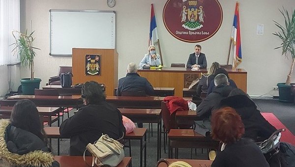 ПОМОЋ ПОСЕБНИМ МАЛИШАНИМА: У Врњачкој Бањи обезбеђени лични пратиоци да децу са сметњама у развоју ПОМОЋ ПОСЕБНИМ МАЛИШАНИМА: У Врњачкој Бањи обезбеђени лични пратиоци да децу са сметњама у развоју