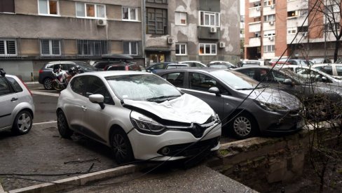 ПРЕМИНУЛА ДЕВОЈКА КОЈА ЈЕ СКОЧИЛА СА ЗГРАДЕ НА ПАЛИЛУЛИ: Подлегла повредама ПРЕМИНУЛА ДЕВОЈКА КОЈА ЈЕ СКОЧИЛА СА ЗГРАДЕ НА ПАЛИЛУЛИ: Подлегла повредама
