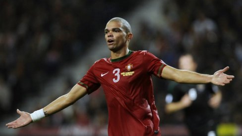 REKORDER I LEGENDA: Slavni Portugalac iznad Totija i Gigsa REKORDER I LEGENDA: Slavni Portugalac iznad Totija i Gigsa