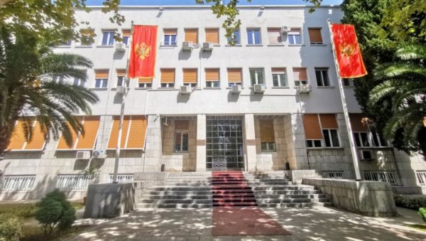 ИЗБОРИ ЗАКАЗАНИ ЗА 23. ОКТОБАР: Ђукановић потписао одлагање гласања у 14 општина ИЗБОРИ ЗАКАЗАНИ ЗА 23. ОКТОБАР: Ђукановић потписао одлагање гласања у 14 општина