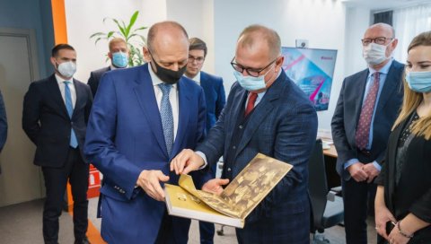 СПОРАЗУМ О БГ ВОЗУ ДО ЛЕТА: Весић се састао са представницима руских компанија СПОРАЗУМ О БГ ВОЗУ ДО ЛЕТА: Весић се састао са представницима руских компанија