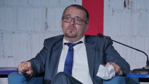 ПРУЖИЋЕМО ПОМОЋ ПОЛИЦИЈИ И ТУЖИОЦУ: Жељко Радовановић, в. д. директора Управе за спречавање прања новца о “случају Маурицијус” ПРУЖИЋЕМО ПОМОЋ ПОЛИЦИЈИ И ТУЖИОЦУ: Жељко Радовановић, в. д. директора Управе за спречавање прања новца о “случају Маурицијус”