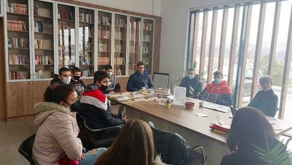 МЛАДИ СПОРТИСТИ УЗ ОСОБЕ СА ИНВАЛИДИТЕТОМ: Библиотека“Искра“ у Крагујевцу богатија за нове чланове МЛАДИ СПОРТИСТИ УЗ ОСОБЕ СА ИНВАЛИДИТЕТОМ: Библиотека“Искра“ у Крагујевцу богатија за нове чланове
