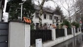 ОЦА МУ УБИЛИ ПРЕ 19 ГОДИНА: Трагична судбина младића који се синоћ убио на Дедињу ОЦА МУ УБИЛИ ПРЕ 19 ГОДИНА: Трагична судбина младића који се синоћ убио на Дедињу