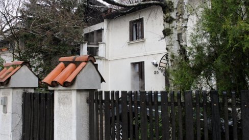 МЕСТО СТРАВИЧНЕ ТРАГЕДИЈЕ: Овде је младић себи одузео живот! МЕСТО СТРАВИЧНЕ ТРАГЕДИЈЕ: Овде је младић себи одузео живот!