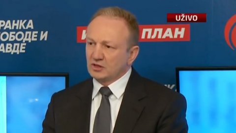 ШТА ТО КРИЈЕ? Ђилас вређао новинаре, одбио да одговара на питања новинара и грађана Србије ШТА ТО КРИЈЕ? Ђилас вређао новинаре, одбио да одговара на питања новинара и грађана Србије