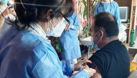 СТАБИЛНА ЕПИДЕМИОЛОШКА СИТУАЦИЈА У МОДРИЧИ: Смањује се број оболелих, а повећава број вакцинисаних СТАБИЛНА ЕПИДЕМИОЛОШКА СИТУАЦИЈА У МОДРИЧИ: Смањује се број оболелих, а повећава број вакцинисаних