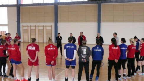 ODLIČNE VESTI PRED VEČERAŠNJI MEČ: Srpkinje testirane, svi rezultati negativni ODLIČNE VESTI PRED VEČERAŠNJI MEČ: Srpkinje testirane, svi rezultati negativni