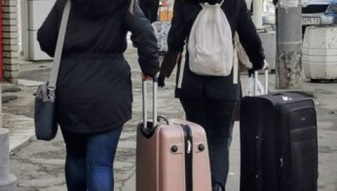 SA POZITIVNIM PCR TESTOM PROŠLA HRVATSKU I SLOVENAČKU GRANICU: Bosanka putovala sa 60 ljudi, kada je otkrivena u Nemačkoj nastao je haos! SA POZITIVNIM PCR TESTOM PROŠLA HRVATSKU I SLOVENAČKU GRANICU: Bosanka putovala sa 60 ljudi, kada je otkrivena u Nemačkoj nastao je haos!