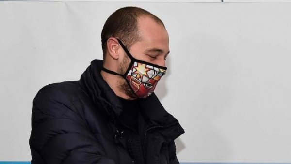 ХУМАНА ЗВЕЗДА: Борјан даровао Универзитетску дечију клинику у Тиршовој (ВИДЕО) ХУМАНА ЗВЕЗДА: Борјан даровао Универзитетску дечију клинику у Тиршовој (ВИДЕО)
