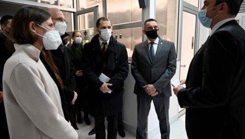 ПОЛИЦИЈА РЕШИЛА СВИХ ПЕТ МАФИЈАШКИХ УБИСТАВА ОД ПРОШЛЕ ГОДИНЕ: Министар Вулин- У Србији ниједан злочин неће остати нерасветљен (ФОТО) ПОЛИЦИЈА РЕШИЛА СВИХ ПЕТ МАФИЈАШКИХ УБИСТАВА ОД ПРОШЛЕ ГОДИНЕ: Министар Вулин- У Србији ниједан злочин неће остати нерасветљен (ФОТО)