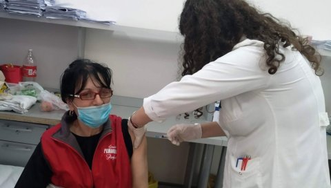 ИМУНИЗАЦИЈА У ПАРАЋИНУ У ЋУПРИЈИ: У ова два града досад утрошено укупно више од 18.500 доза вакцина различитих произвођача ИМУНИЗАЦИЈА У ПАРАЋИНУ У ЋУПРИЈИ: У ова два града досад утрошено укупно више од 18.500 доза вакцина различитих произвођача