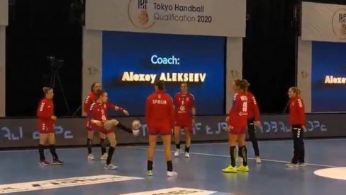 HIT SNIMAK SRPSKIH RUKOMETAŠICA : Pa one bolje igraju fudbal od Piksijevih izabranika (VIDEO) HIT SNIMAK SRPSKIH RUKOMETAŠICA : Pa one bolje igraju fudbal od Piksijevih izabranika (VIDEO)