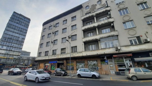 УНУК ВРАЋА ГОСТЕ У БЕОГРАД: Власник хотела на углу Немањине и Балканске, добијеног реституцијом, планира реконструкцију УНУК ВРАЋА ГОСТЕ У БЕОГРАД: Власник хотела на углу Немањине и Балканске, добијеног реституцијом, планира реконструкцију