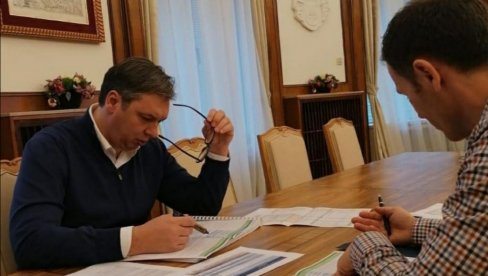 РАДНО И НЕДЕЉОМ! Важан састанак Александра Вучића и Синише Малог - до децембра осам ауто-путева у изградњи! РАДНО И НЕДЕЉОМ! Важан састанак Александра Вучића и Синише Малог - до децембра осам ауто-путева у изградњи!