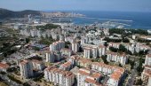МИЛОВИ ОПЕТ УДАРИЛИ НА СРБЕ: Извели комите на улицу, па осудили друге МИЛОВИ ОПЕТ УДАРИЛИ НА СРБЕ: Извели комите на улицу, па осудили друге