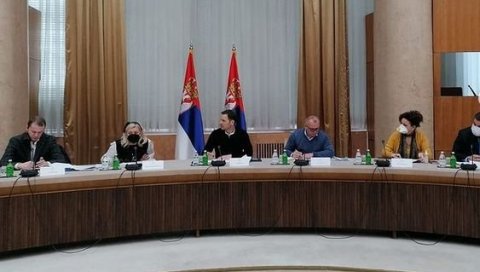 КОСЈЕРИЋУ ПОДРШКА У ДОВОЂЕЊУ ИНВЕСТИТОРА: Министар Мали- Додатним улагањем у инфраструктуру отвориће се нова радна места КОСЈЕРИЋУ ПОДРШКА У ДОВОЂЕЊУ ИНВЕСТИТОРА: Министар Мали- Додатним улагањем у инфраструктуру отвориће се нова радна места