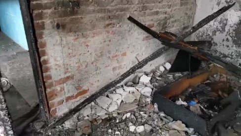 САМО ГАРЕЖ У СОБИ У КОЈОЈ ЈЕ АНА ИЗГУБИЛА ЖИВОТ: Новости на месту велике трагедије у Крушевцу - на тераси посложене дечије ствари (ВИДЕО) САМО ГАРЕЖ У СОБИ У КОЈОЈ ЈЕ АНА ИЗГУБИЛА ЖИВОТ: Новости на месту велике трагедије у Крушевцу - на тераси посложене дечије ствари (ВИДЕО)