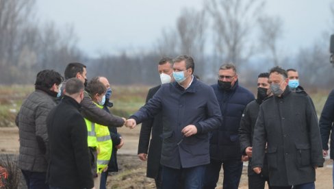 ВУЧИЋ СУТРА ОБИЛАЗИ РАДОВЕ НА САОБРАЋАЈНИЦИ ИВЕРАК-ЛАЈКОВАЦ: Посета почиње у 10 часова ВУЧИЋ СУТРА ОБИЛАЗИ РАДОВЕ НА САОБРАЋАЈНИЦИ ИВЕРАК-ЛАЈКОВАЦ: Посета почиње у 10 часова