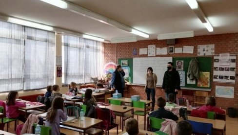 AKCIJA U SOMBORU: Prvacima „Pažljivkova pravila u saobraćaju“ AKCIJA U SOMBORU: Prvacima „Pažljivkova pravila u saobraćaju“