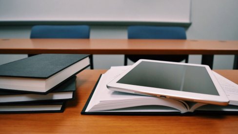 ИМАМО ОДЛИЧНЕ ВЕСТИ: Почела пријава за Средњу медицинску и ИТ гимназију - школу која брине о својим ученицима ИМАМО ОДЛИЧНЕ ВЕСТИ: Почела пријава за Средњу медицинску и ИТ гимназију - школу која брине о својим ученицима