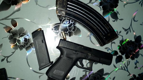 ПРАВИ ПИШТОЉ МАСКИРАН У ЛЕГО КОЦКИЦЕ: Глок 19 као “блок 19” ПРАВИ ПИШТОЉ МАСКИРАН У ЛЕГО КОЦКИЦЕ: Глок 19 као “блок 19”