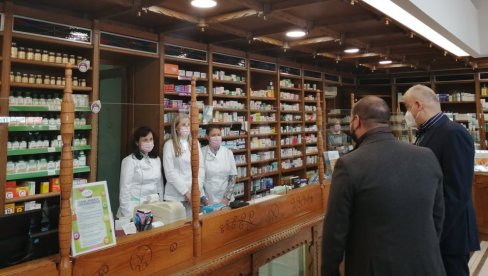 KORONA POVEĆALA TRAŽNJU ZA VITAMINIMA I MINERALIMA: Uzimaju se i 10 puta veće doze od uobičajenih KORONA POVEĆALA TRAŽNJU ZA VITAMINIMA I MINERALIMA: Uzimaju se i 10 puta veće doze od uobičajenih