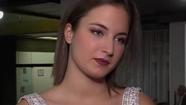 ИСТИНА ЋЕ ИЗАЋИ НА ВИДЕЛО: Ана Лечић- Знам какав је човек мој отац и ту сам мирна ИСТИНА ЋЕ ИЗАЋИ НА ВИДЕЛО: Ана Лечић- Знам какав је човек мој отац и ту сам мирна