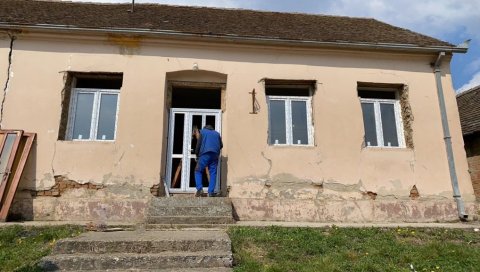 УЛАГАЊА У СЕЛО ЈАБЛАНКА: Град Вршац реновира сеоски Дом културе УЛАГАЊА У СЕЛО ЈАБЛАНКА: Град Вршац реновира сеоски Дом културе