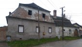 ШПИЛЕРОВА КУЋА ДЕО ИСТОРИЈЕ: Објекат из 17. века у Петроварадину биће очуван и заштићен ШПИЛЕРОВА КУЋА ДЕО ИСТОРИЈЕ: Објекат из 17. века у Петроварадину биће очуван и заштићен