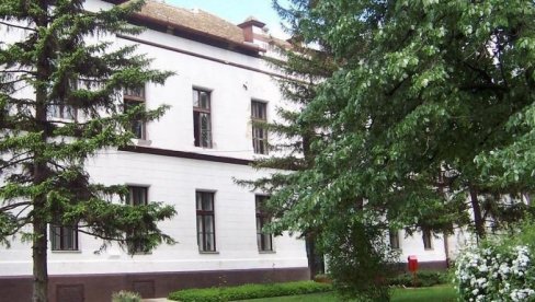 POLJOPRIVREDNA ŠKOLA DOBIJA NOVI TRAKTOR: Pomoć pokrajinskog sekretarijata obrazovnoj ustanovi u Somboru POLJOPRIVREDNA ŠKOLA DOBIJA NOVI TRAKTOR: Pomoć pokrajinskog sekretarijata obrazovnoj ustanovi u Somboru