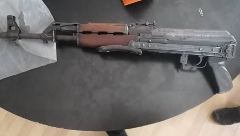 ЈОШ ЈЕДНА ЗАПЛЕНА ОРУЖЈА У СРБИЈИ: Пожаревачка полиција наставља акцију, осумњичени добили кривичне пријаве (ФОТО) ЈОШ ЈЕДНА ЗАПЛЕНА ОРУЖЈА У СРБИЈИ: Пожаревачка полиција наставља акцију, осумњичени добили кривичне пријаве (ФОТО)