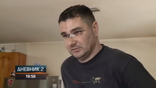 ПРЕТУЧЕН НА КУЋНОМ ПРАГУ ЗАТО ШТО ЈЕ СРБИН: Харису од седме године муслимани псују мајку четничку (ВИДЕО) ПРЕТУЧЕН НА КУЋНОМ ПРАГУ ЗАТО ШТО ЈЕ СРБИН: Харису од седме године муслимани псују мајку четничку (ВИДЕО)
