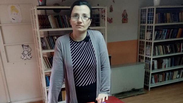 БИБЛИОТЕЦИ НА ПОКЛОН: Донација вредних књига Багрдану БИБЛИОТЕЦИ НА ПОКЛОН: Донација вредних књига Багрдану