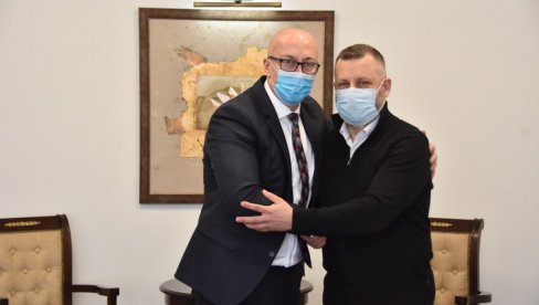 ЗВАНИЧНА ПРИМОПРЕДАЈА: Ракић од Јевтића преузео дужност министра ЗВАНИЧНА ПРИМОПРЕДАЈА: Ракић од Јевтића преузео дужност министра