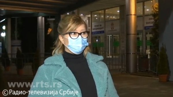 ТЕЖИМО КОЛЕКТИВНОМ ИМУНИТЕТУ: Докторка Милошевић- АстраЗенека је безбедна вакцина, интересовање грађана је велико ТЕЖИМО КОЛЕКТИВНОМ ИМУНИТЕТУ: Докторка Милошевић- АстраЗенека је безбедна вакцина, интересовање грађана је велико