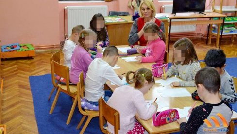 IGRA I DRUGARSTVO NA CRTEŽU: Likovni konkurs za mališane u vrtićima i učenike osnovnih škola IGRA I DRUGARSTVO NA CRTEŽU: Likovni konkurs za mališane u vrtićima i učenike osnovnih škola