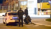 ДЕТАЉИ НАПАДА У ЗЕМУНУ: Мушкарац ранио девојку кухињским ножем (ФОТО/ВИДЕО) ДЕТАЉИ НАПАДА У ЗЕМУНУ: Мушкарац ранио девојку кухињским ножем (ФОТО/ВИДЕО)