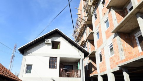 UZ DIVLJU GRADNJU I SVAĐA: Posle pisanja Novosti o objektu u naselju Krnjača, oglasio se investitor UZ DIVLJU GRADNJU I SVAĐA: Posle pisanja Novosti o objektu u naselju Krnjača, oglasio se investitor