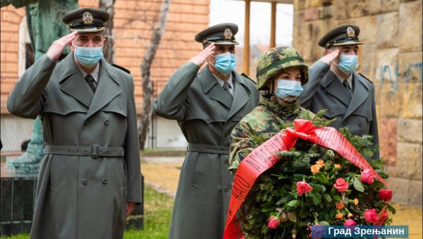 ДАН СЕЋАЊА НА ЖРТВЕ НАТО АГРЕСИЈЕ: У Зрењанину одата пошта погинулим борцима ДАН СЕЋАЊА НА ЖРТВЕ НАТО АГРЕСИЈЕ: У Зрењанину одата пошта погинулим борцима