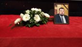 КОМЕМОРАЦИЈА ПРЕДСЕДНИКУ ФС ЗРЕЊАНИНА: Последњи поздрав Горану Старчевићу КОМЕМОРАЦИЈА ПРЕДСЕДНИКУ ФС ЗРЕЊАНИНА: Последњи поздрав Горану Старчевићу