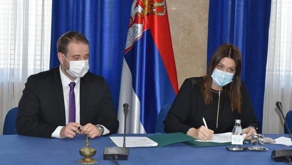 ПОТПИСАНА ДВА УГОВОРА ЗА КРУШЕВАЦ: Улагања Министарства животне средине ПОТПИСАНА ДВА УГОВОРА ЗА КРУШЕВАЦ: Улагања Министарства животне средине