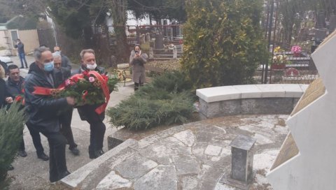 ПОЛОЖЕНИ ВЕНЦИ У НИКШИЋУ: Срећна је земља која има синове спремне да за њу положе своје животе (ФОТО) ПОЛОЖЕНИ ВЕНЦИ У НИКШИЋУ: Срећна је земља која има синове спремне да за њу положе своје животе (ФОТО)
