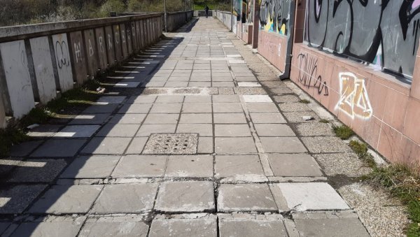 НА ПАСАРЕЛУ МОТРИ И ГРАД: Најављена поправка Станкомовог моста који повезује Јулино и Баново брдо НА ПАСАРЕЛУ МОТРИ И ГРАД: Најављена поправка Станкомовог моста који повезује Јулино и Баново брдо