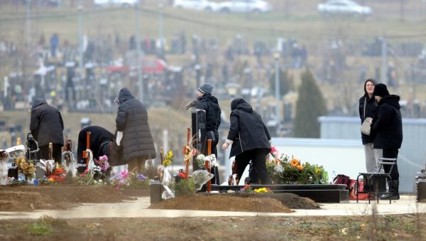 БЕЗ АУТОМОБИЛА НА ЗАДУШНИЦЕ: Капије престоничких гробаља сутра затворене за моторна возила БЕЗ АУТОМОБИЛА НА ЗАДУШНИЦЕ: Капије престоничких гробаља сутра затворене за моторна возила