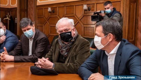 БОГАТСТВО И ТРАДИЦИЈА СПОРТА: Председник Олимпијског комитета Божидар Маљковић у Зрењанину БОГАТСТВО И ТРАДИЦИЈА СПОРТА: Председник Олимпијског комитета Божидар Маљковић у Зрењанину