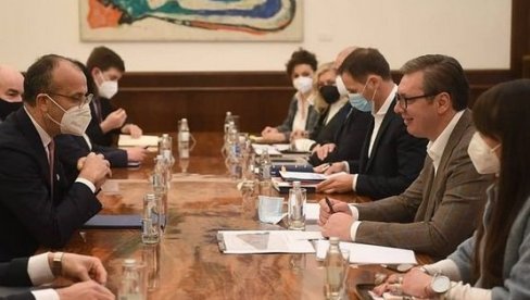VAŽAN SASTANAK: Predsednik Vučić sa Semom Fabricijem VAŽAN SASTANAK: Predsednik Vučić sa Semom Fabricijem