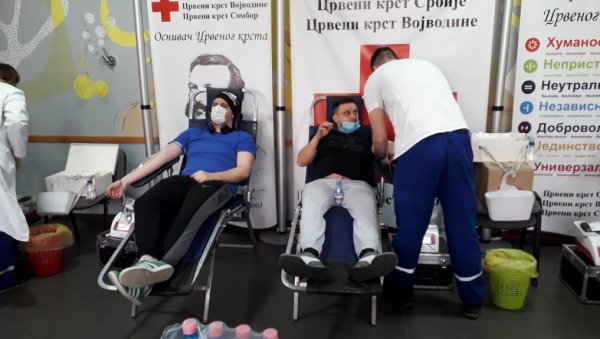 ПРИКУПЉЕНО 57 ЈЕДИНИЦА КРВИ: Нова акција Црвеног крста у Сомбору ПРИКУПЉЕНО 57 ЈЕДИНИЦА КРВИ: Нова акција Црвеног крста у Сомбору