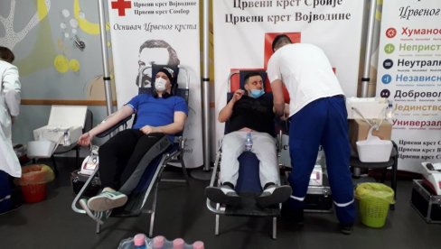 ПРИКУПЉЕНО 57 ЈЕДИНИЦА КРВИ: Нова акција Црвеног крста у Сомбору ПРИКУПЉЕНО 57 ЈЕДИНИЦА КРВИ: Нова акција Црвеног крста у Сомбору